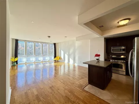 90 Bay Street Lndg #2G, Staten Island, NY 10301