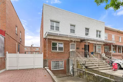 15320 58th Ave, Flushing, NY 11355