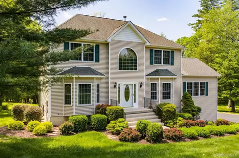 41 Philip Dr, Montgomery, NY 12549