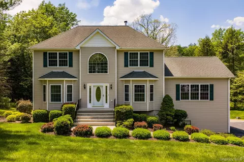 41 Philip Dr, Montgomery, NY 12549