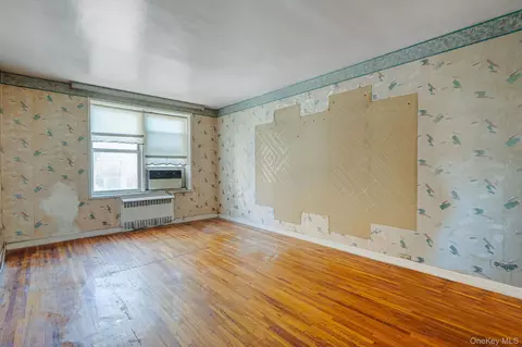 Bedroom - 2552 E 7 St #1H, Brooklyn, NY 11235 photo 1 of 5