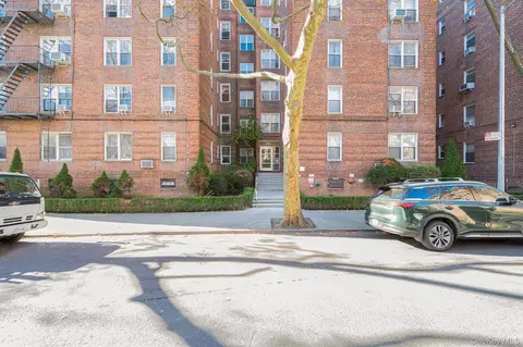 Other - 2552 E 7 St #1H, Brooklyn, NY 11235 photo 2 of 8