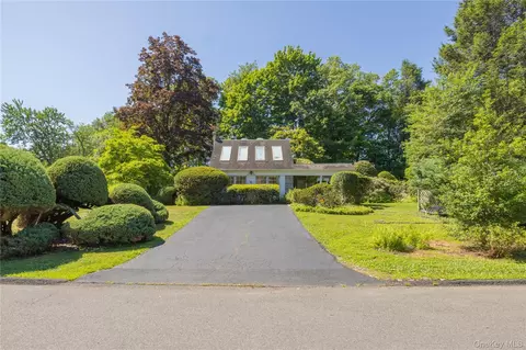 11 Wheeler Pl E, Clarkstown, NY 10994