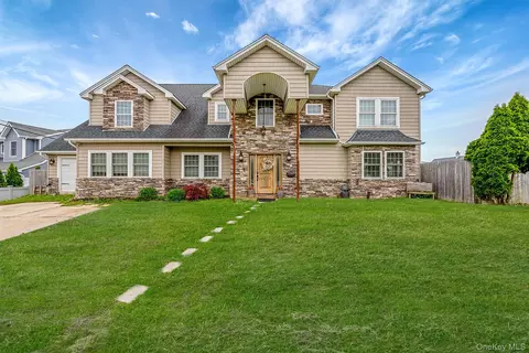 1582 Little Neck Ave, North Bellmore, NY 11710