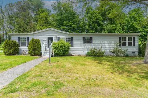 209 Wood Hollow Rd, East Fishkill, NY 12533