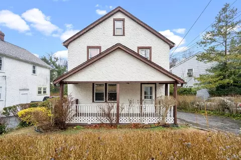 43 Van Nostrand Ave, North Hempstead, NY 11024