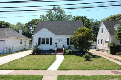 96 Fir St, Valley Stream, NY 11580