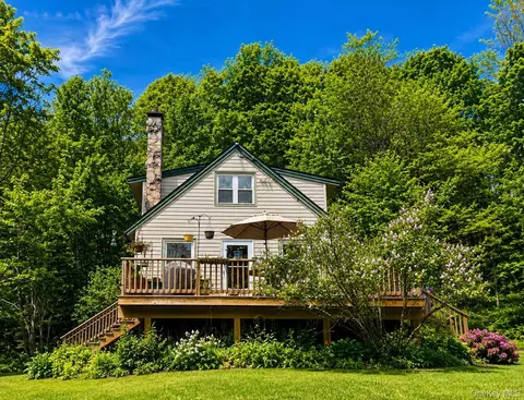 145 White Roe Lake Rd, Rockland, NY 12758