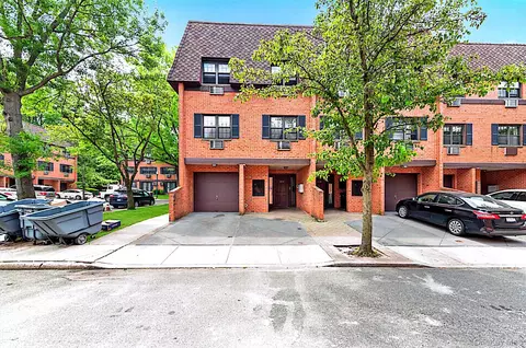 220-50 64 Ave, Oakland Gardens, NY 11364