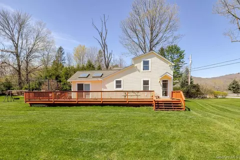 81 Black Grocery Rd, Hillsdale, NY 12529