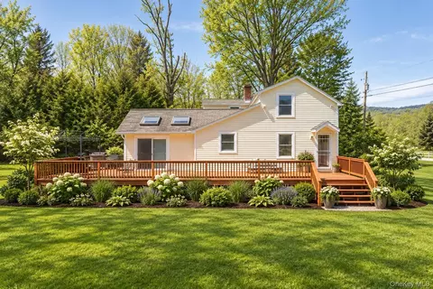 81 Black Grocery Rd, Hillsdale, NY 12529