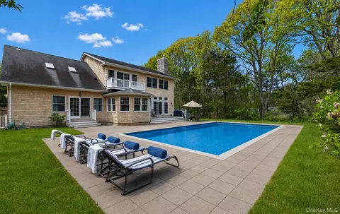 9 Briarsweet Ln, East Hampton, NY 11937