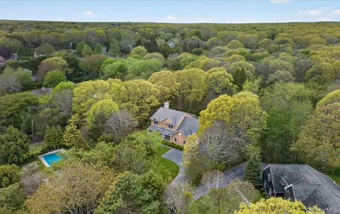 9 Briarsweet Ln, East Hampton, NY 11937