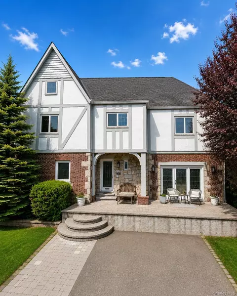6 Manor Ln, Woodmere, NY 11598