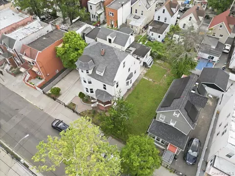 View/Area - 844-48 E 215th St, New York, NY 10467 photo 4 of 7