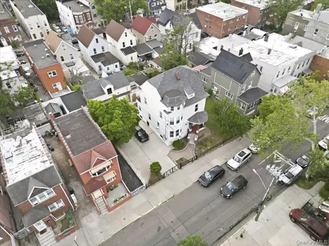 View/Area - 844-48 E 215th St, New York, NY 10467 photo 2 of 7