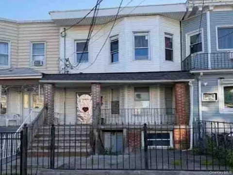 10321 113th St, South Richmond Hill, NY 11419