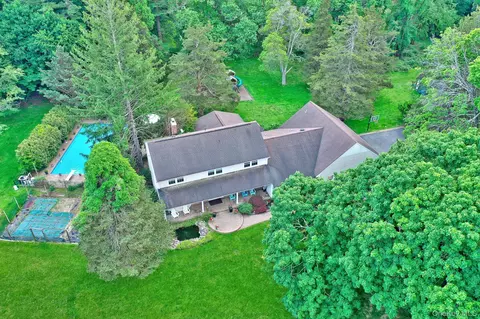 15 Stillwater Rd, Saint James, NY 11780