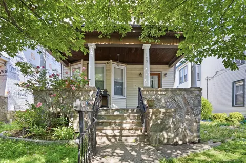 123 Fourth Ave, Pelham, NY 10803