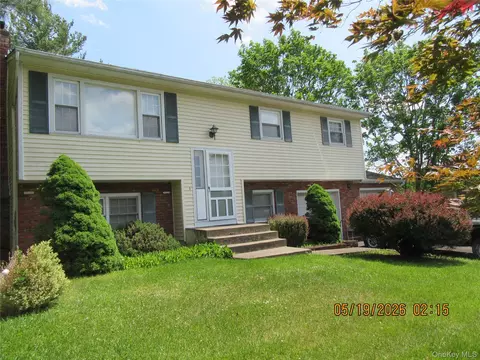 10 Liberty Ct, Washingtonville, NY 10992