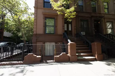 529 Manhattan Ave, New York, NY 10027