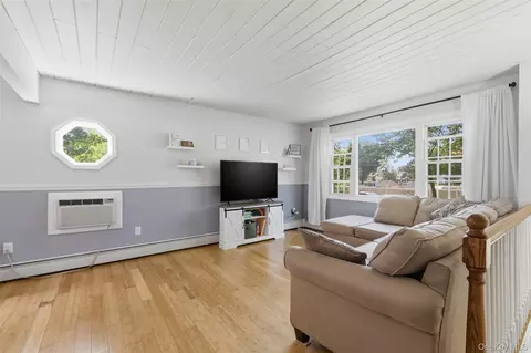 Living - 14 Baumer Rd, Shawangunk, NY 12589 photo 1 of 2