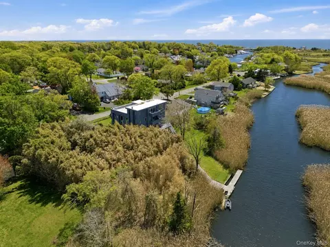 36 Roosevelt Blvd, Patchogue, NY 11772