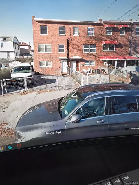 3111 Gunther Ave, New York, NY 10469