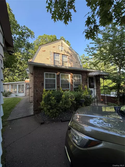 81 Hillside Ter, Staten Island, NY 10308