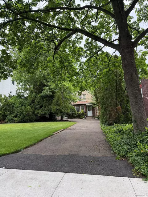 81 Hillside Ter, Staten Island, NY 10308
