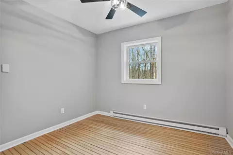 Bedroom - 517 E Mountain Rd N #515-517, Philipstown, NY 10516 photo 4 of 7
