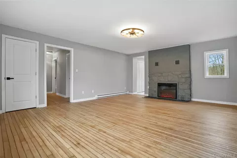 Living - 517 E Mountain Rd N #515-517, Philipstown, NY 10516 photo 3 of 5