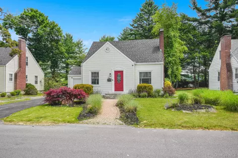 28 Ziegler Ave, Arlington, NY 12603