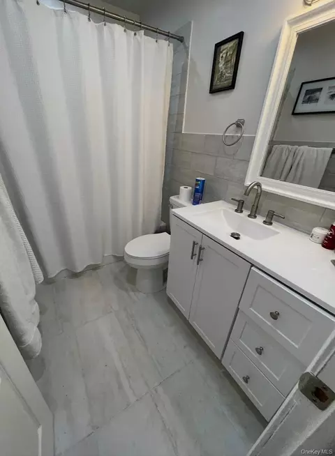 Bath - 2150-2152 Avenue B, Schenectady, NY 12308 photo 1 of 1