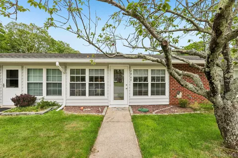 196 Newcastle Ct #C, Ridge, NY 11961