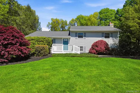 32 Meadow Ridge Rd, Brewster, NY 10509