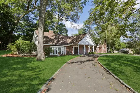 2 Myrtle Ave, Greenwood Lake, NY 10925
