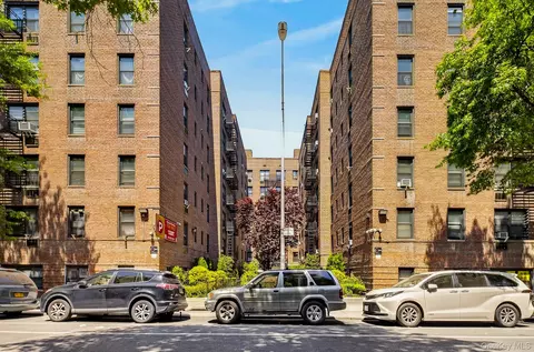 132-35 Sanford Ave #408, Flushing, NY 11355