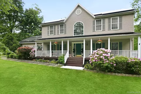 1 Donahue Ct, Cortlandt, NY 10511