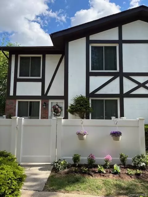 273 Birchwood Rd #273, Medford, NY 11763