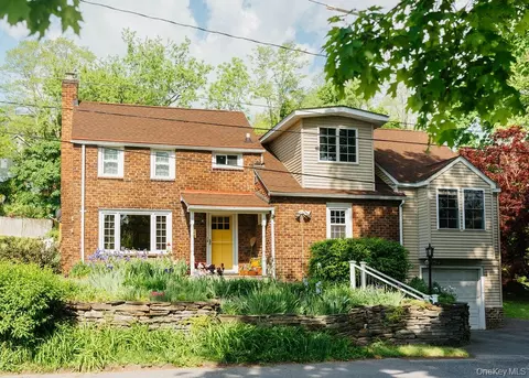 178 Hoyt St, Port Ewen, NY 12466