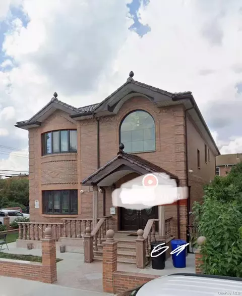 40-49 189th St, Flushing, NY 11358