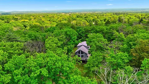 21 Woodland Ln, Palenville, NY 12463