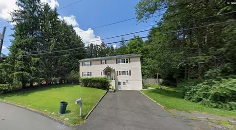 7 Olin Dr, Clarkstown, NY 10954