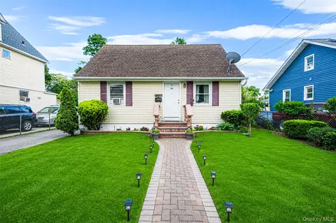 101 Woods Ave, Roosevelt, NY 11575