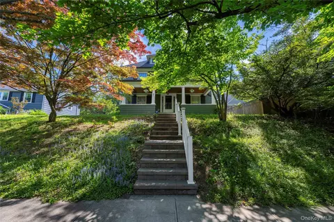 21 Barnard Ave, Poughkeepsie, NY 12601