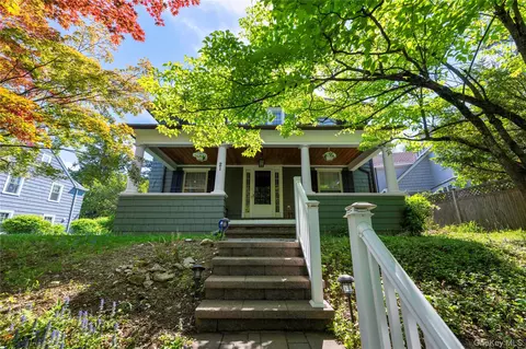 Exterior - 21 Barnard Ave, Poughkeepsie, NY 12601 photo 2 of 10