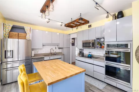 Kitchen - 21 Barnard Ave, Poughkeepsie, NY 12601 photo 1 of 3