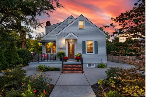 32 Franklin Ave, Sea Cliff, NY 11579