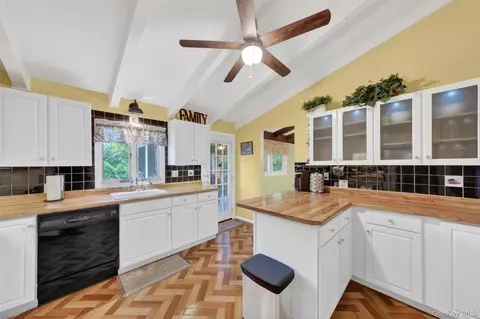Kitchen - 1 Rockledge Rd, Poughkeepsie, NY 12601 photo 2 of 7